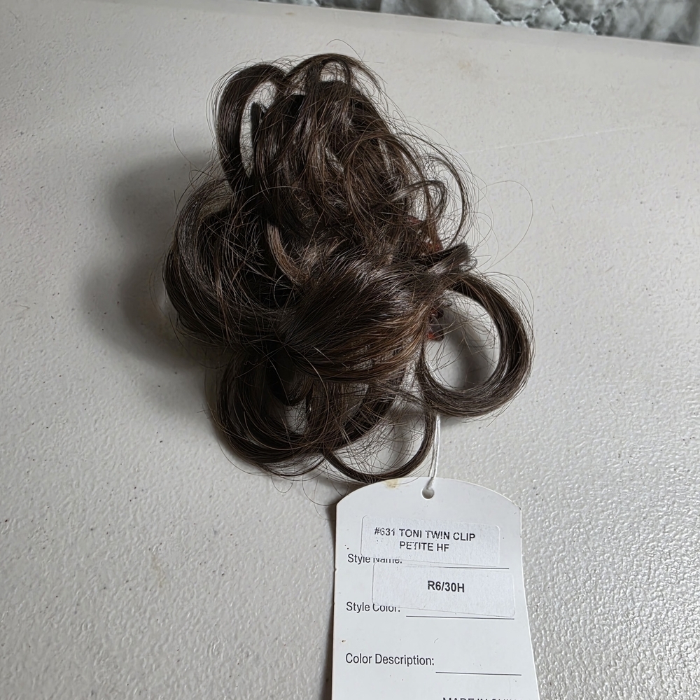 PonyTail Petite HF Hair Clip in R6/30H Brown - Picture 5 of 8